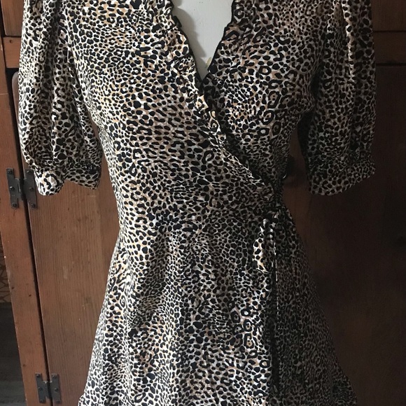 TOPSHOP Animal Print Mini Wrap Dress - Picture 2 of 8